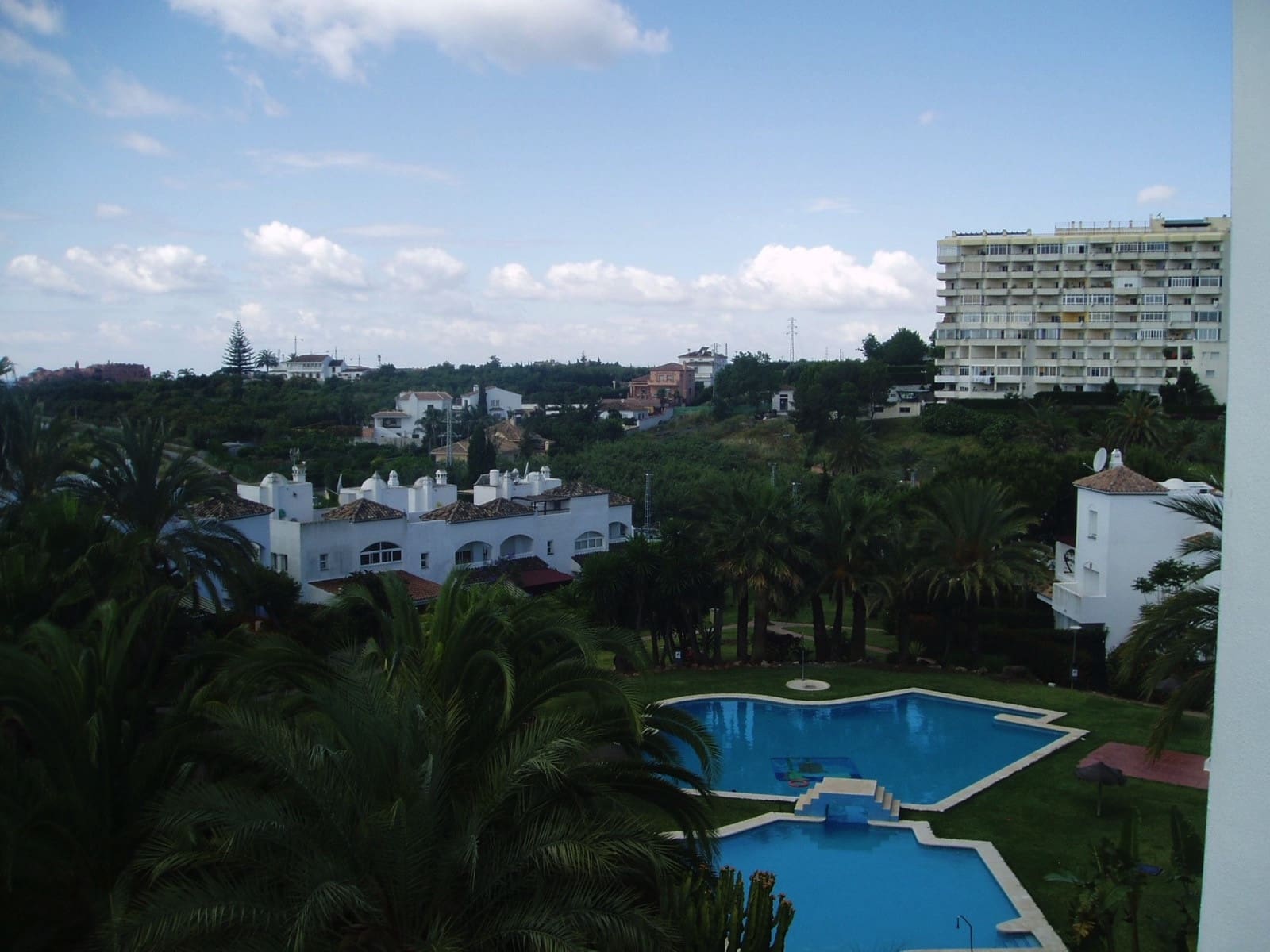 5 makuuhuone Omakotitalo myytävänä paikassa New Golden Mile mukana uima-altaan - 435 000 € (Ref: 9581606)