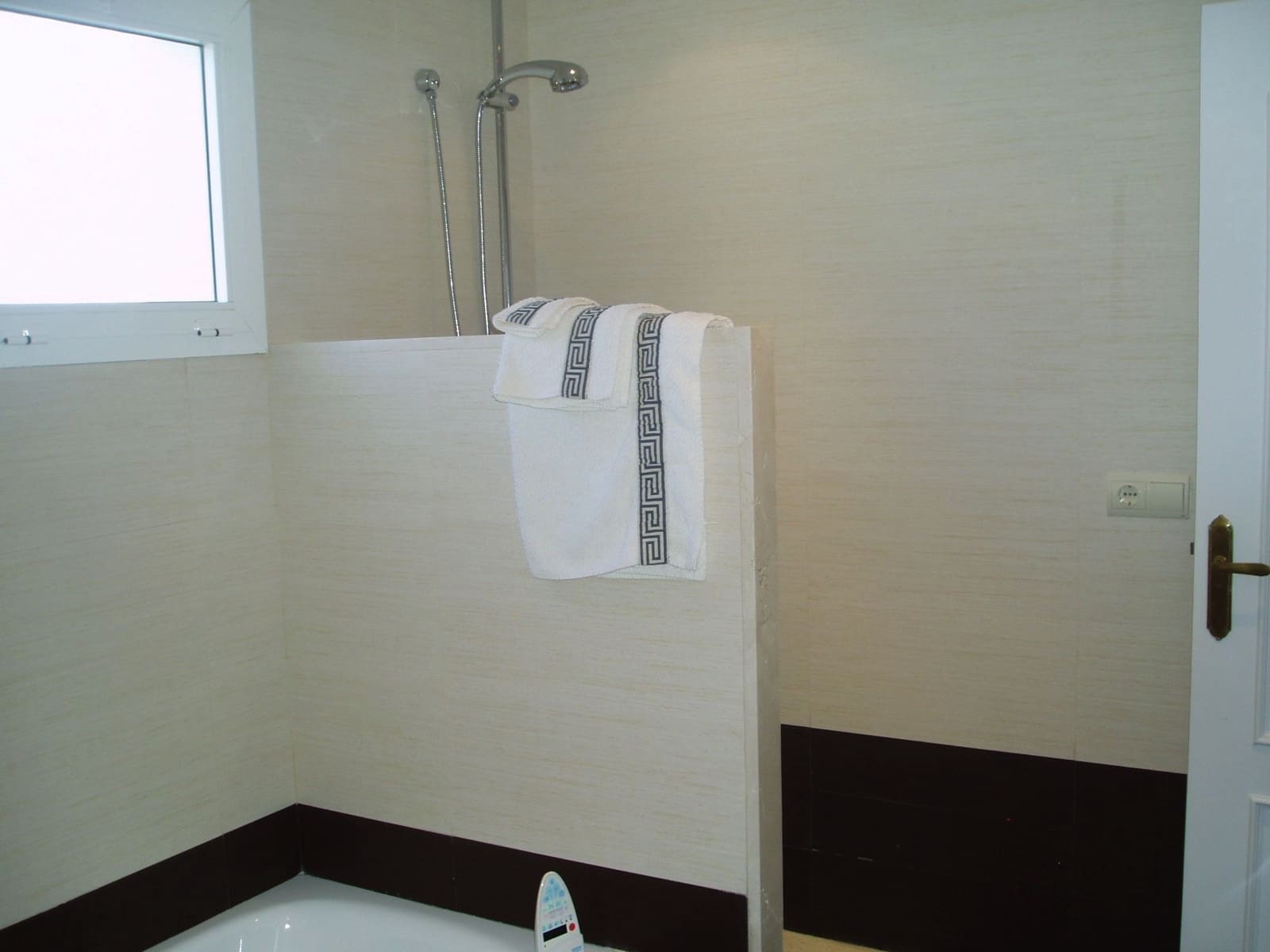 5 makuuhuone Omakotitalo myytävänä paikassa New Golden Mile mukana uima-altaan - 435 000 € (Ref: 9581606)