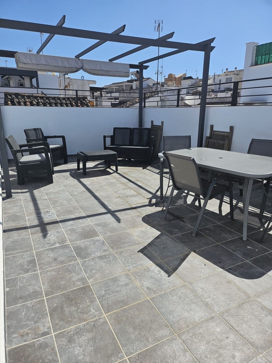 2 bedroom Townhouse for sale in Estepona - € 565,000 (Ref: 9581607)