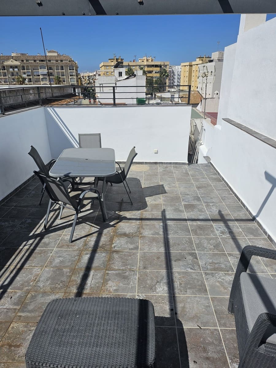 2 bedroom Townhouse for sale in Estepona - € 565,000 (Ref: 9581607)