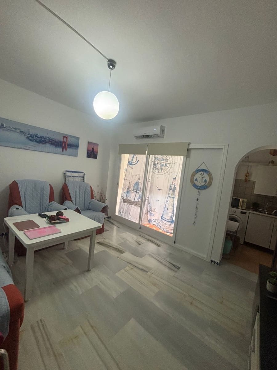 Apartamento de 2 habitaciones en Estepona en venta con piscina garaje - 333.000 € (Ref: 9581608)