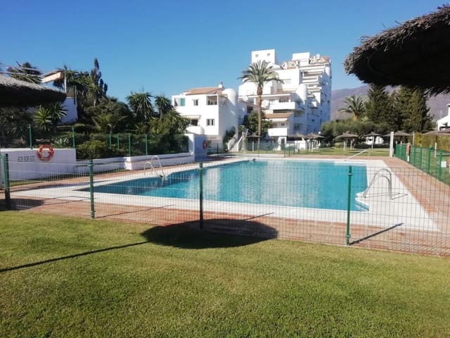 Apartamento de 2 habitaciones en Estepona en venta con piscina garaje - 333.000 € (Ref: 9581608)