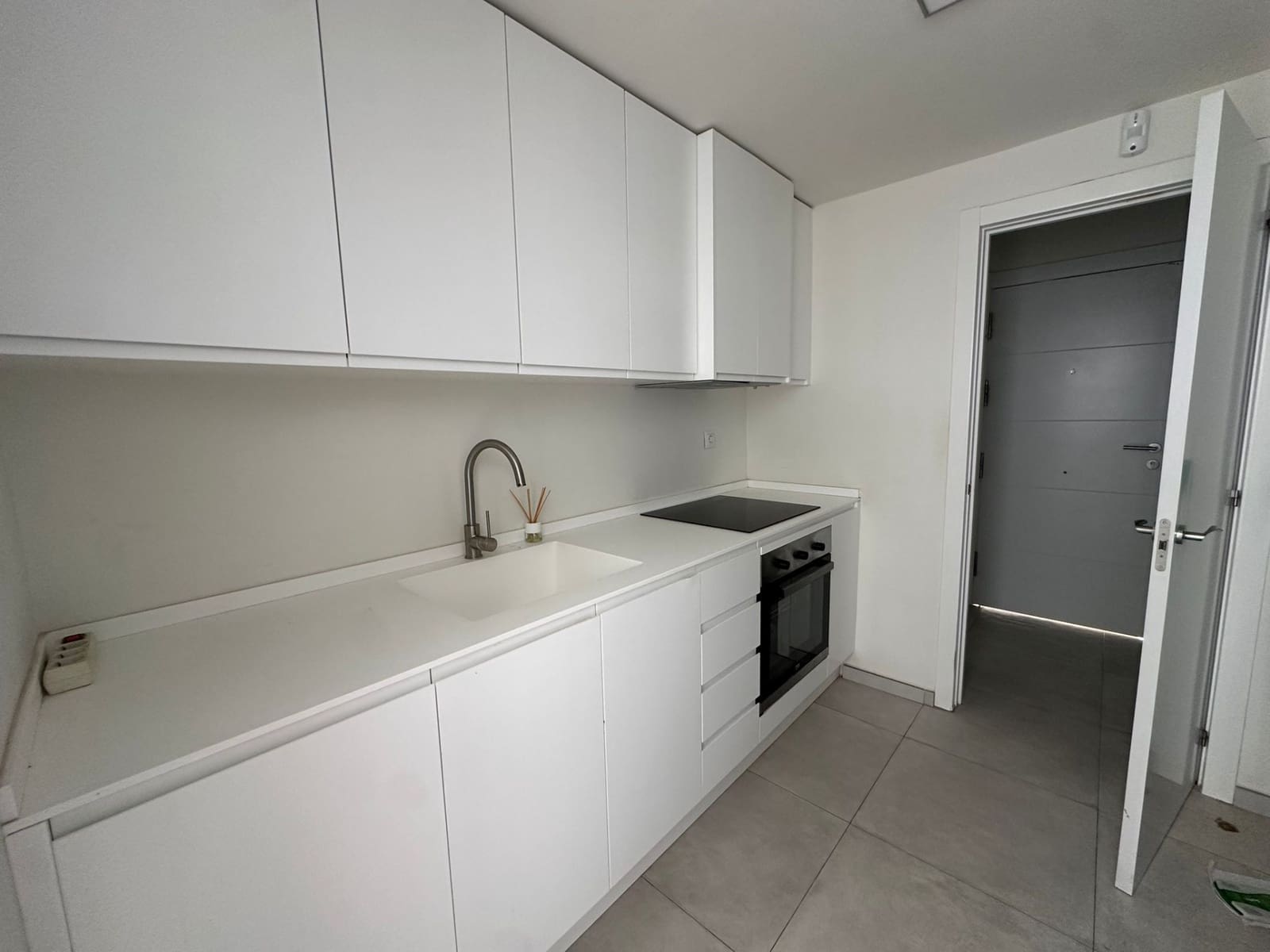 2 soveværelse Lejlighed til salg i Nueva Andalucia med swimmingpool garage - € 590.000 (Ref: 9581613)