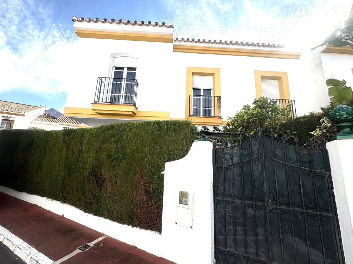5 sypialnia Dom blizniak na sprzedaż w Cancelada z basenem - 649 000 € (Ref: 9581616)