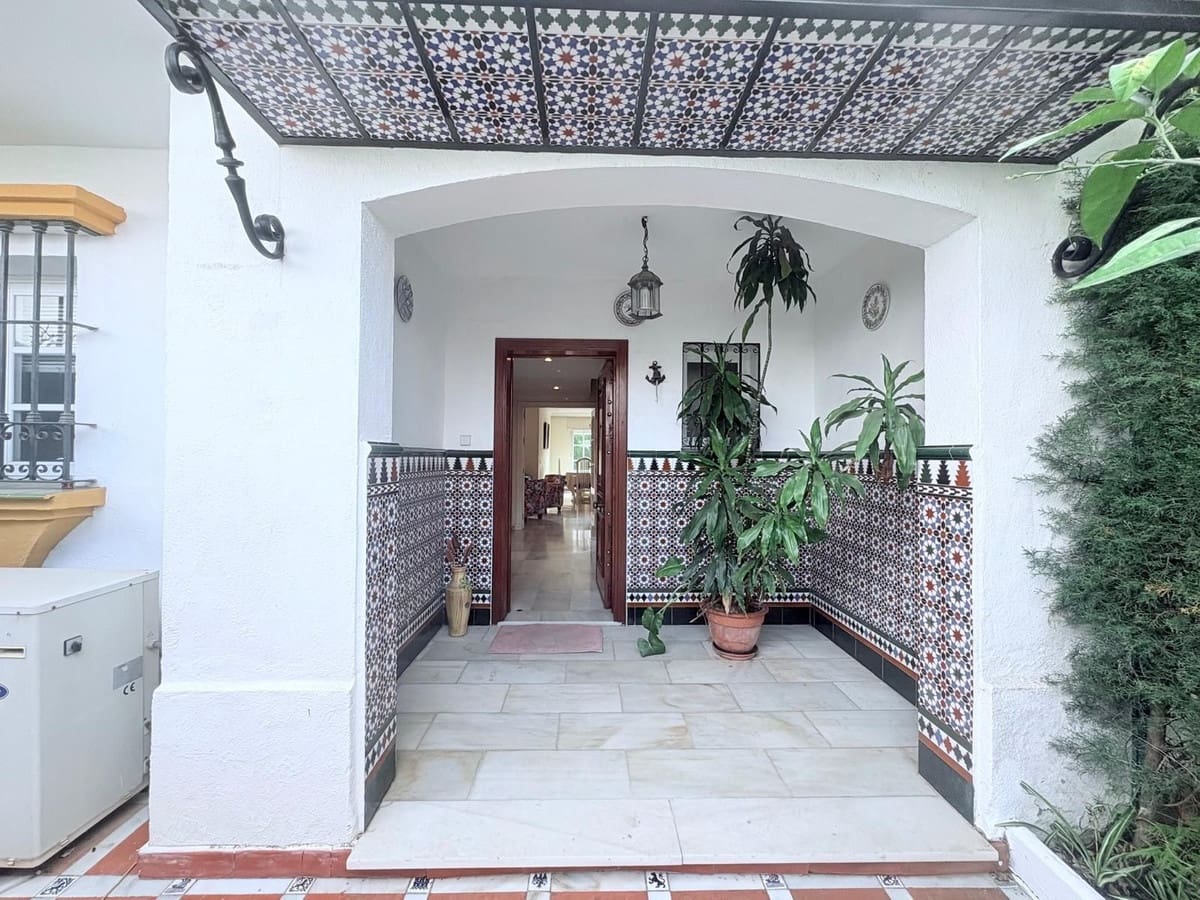 5 sypialnia Dom blizniak na sprzedaż w Cancelada z basenem - 649 000 € (Ref: 9581616)