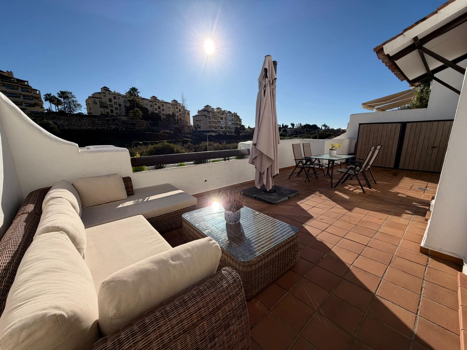 2 bedroom Apartment for sale in Estepona with pool garage - € 380,000 (Ref: 9585437)