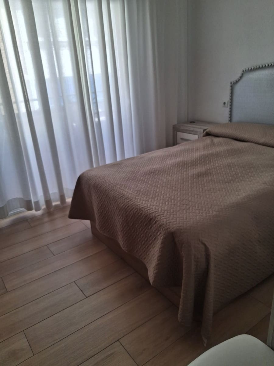 Apartamento de 2 habitaciones en Marbella en venta - 280.000 € (Ref: 9585438)