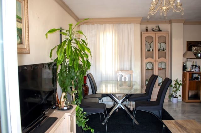 4 slaapkamer Penthouse te koop in San Pedro de Alcantara, Marbella met garage - € 420.000 (Ref: 9585439)