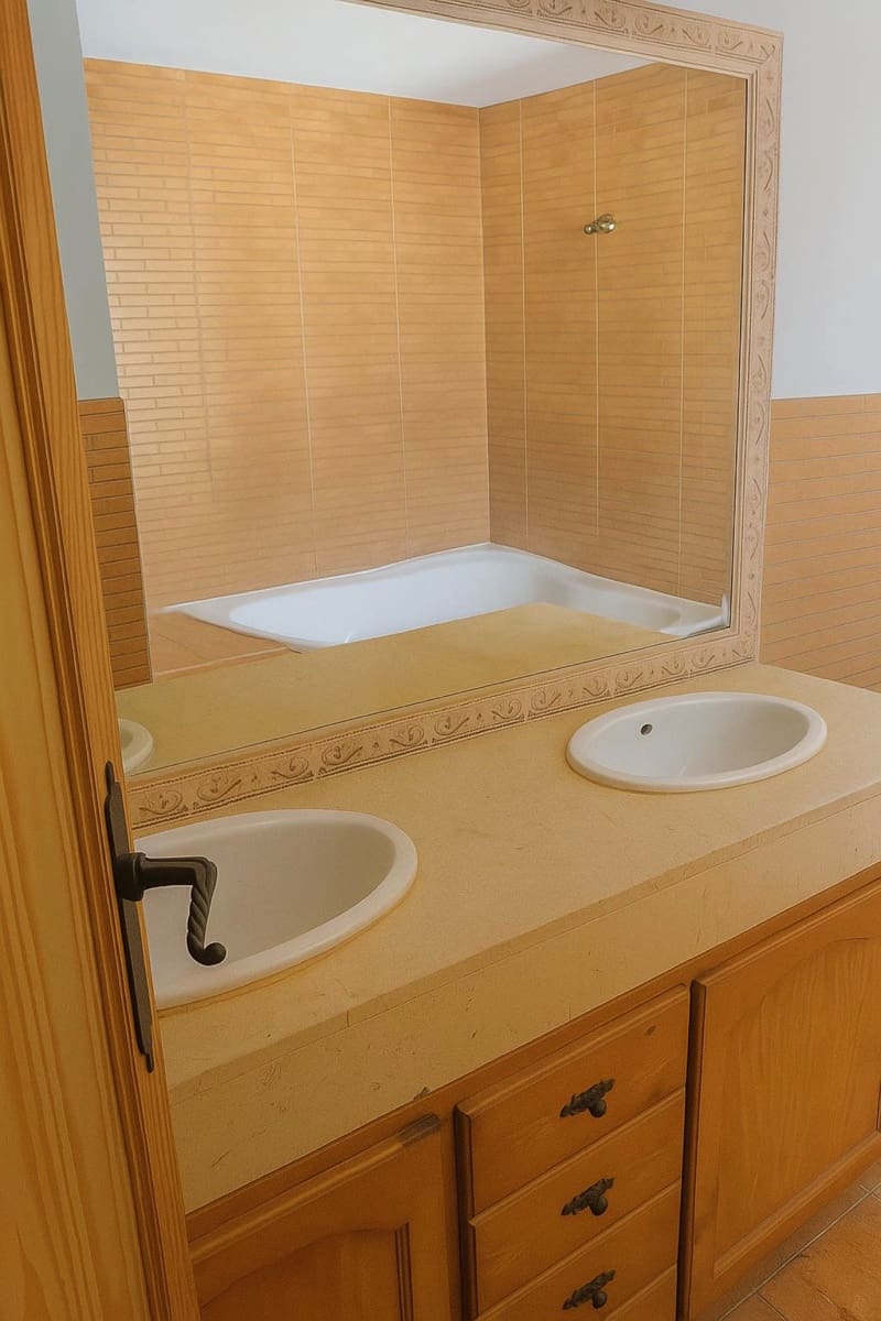 3 bedroom Townhouse for sale in Bel-Air with pool garage - € 350,000 (Ref: 9585443)