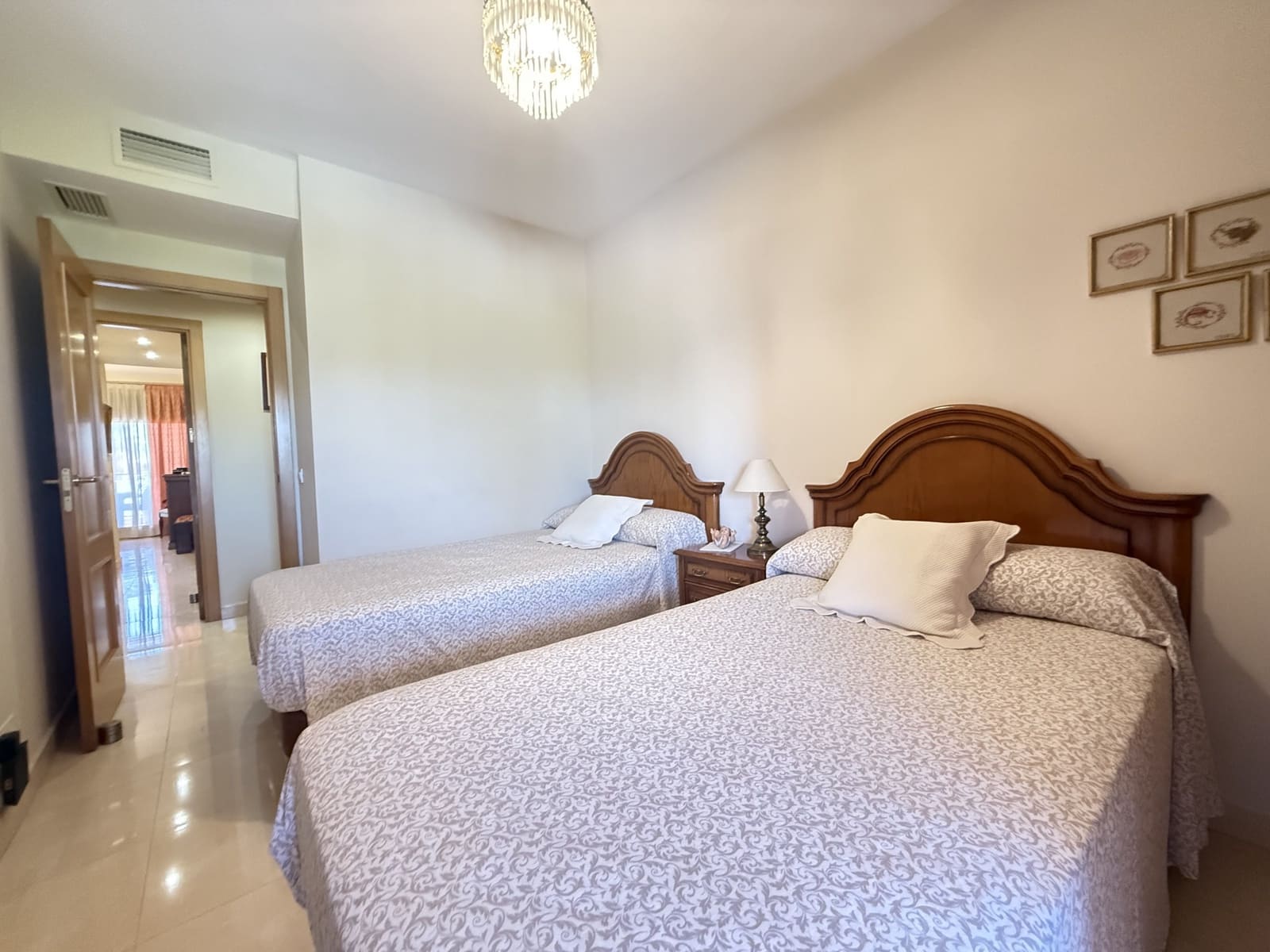 3 bedroom Apartment for sale in Estepona with pool garage - € 630,000 (Ref: 9585445)