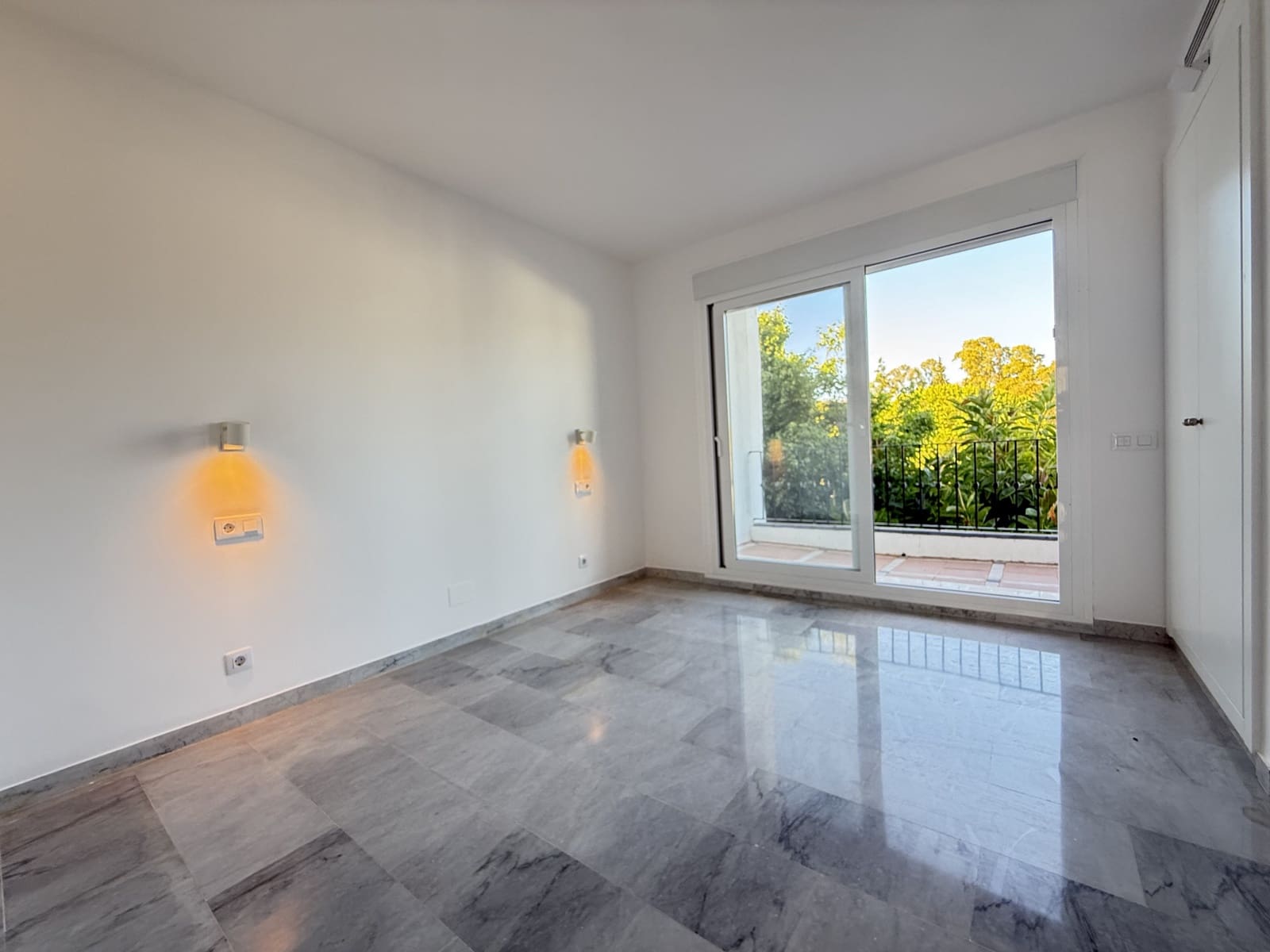 3 sovrum Takvåning till salu i Guadalmina med pool garage - 739 000 € (Ref: 9585446)