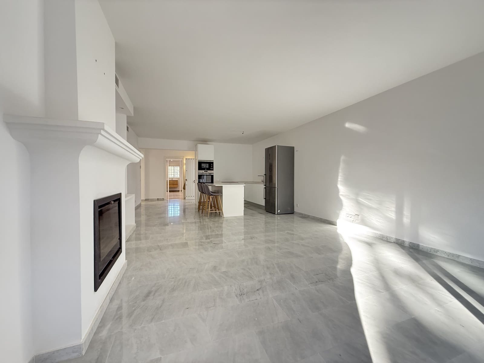 3 sypialnia Penthouse na sprzedaż w Guadalmina z basenem garażem - 739 000 € (Ref: 9585446)