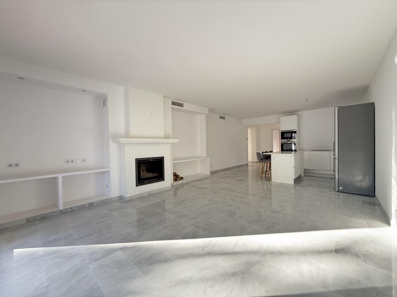 3 sypialnia Penthouse na sprzedaż w Guadalmina z basenem garażem - 739 000 € (Ref: 9585446)