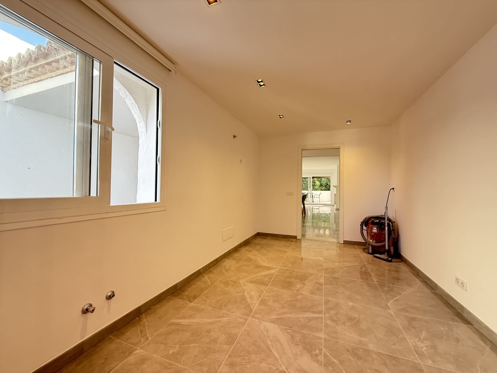 3 sypialnia Penthouse na sprzedaż w Guadalmina z basenem garażem - 739 000 € (Ref: 9585446)