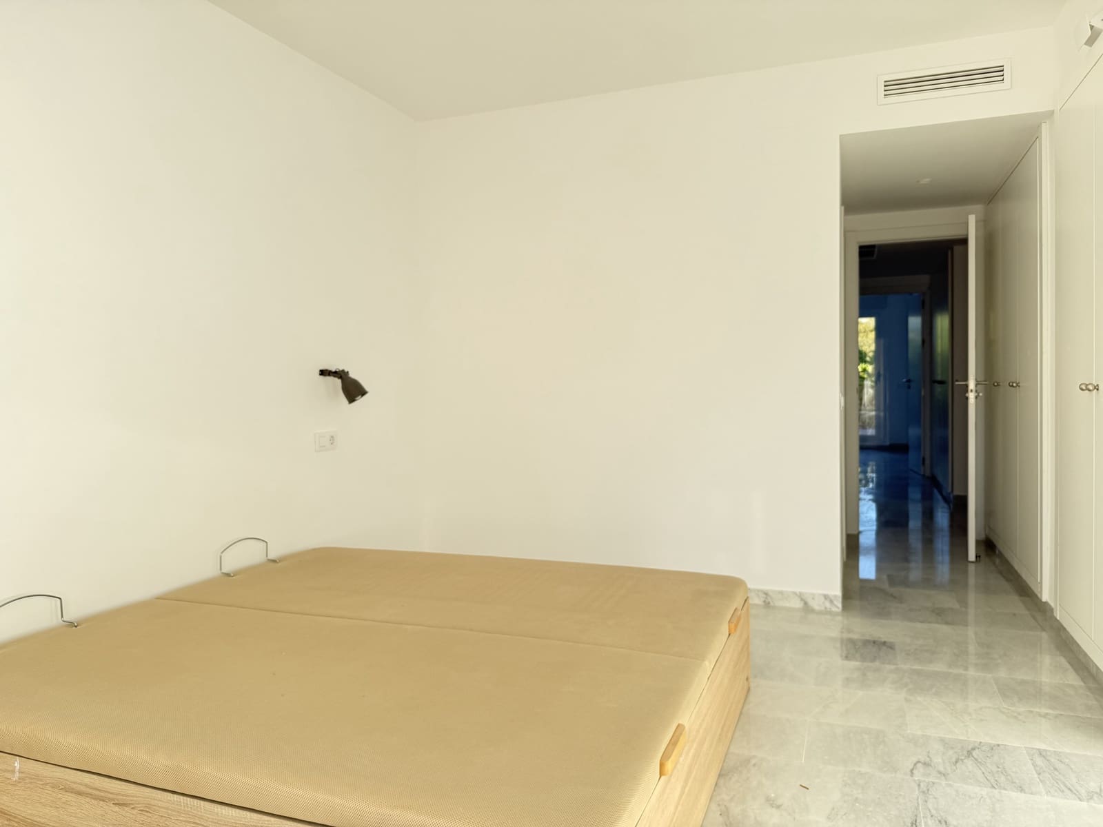 3 sypialnia Penthouse na sprzedaż w Guadalmina z basenem garażem - 739 000 € (Ref: 9585446)