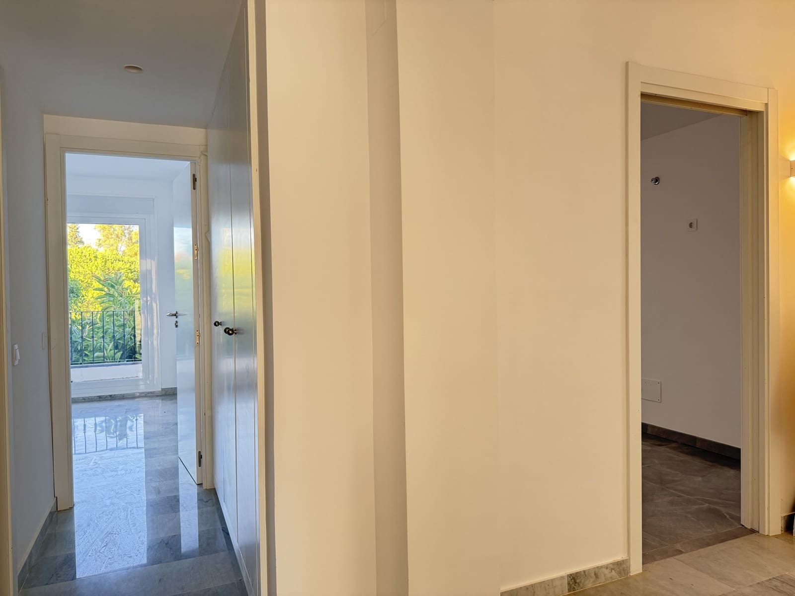 3 sypialnia Penthouse na sprzedaż w Guadalmina z basenem garażem - 739 000 € (Ref: 9585446)