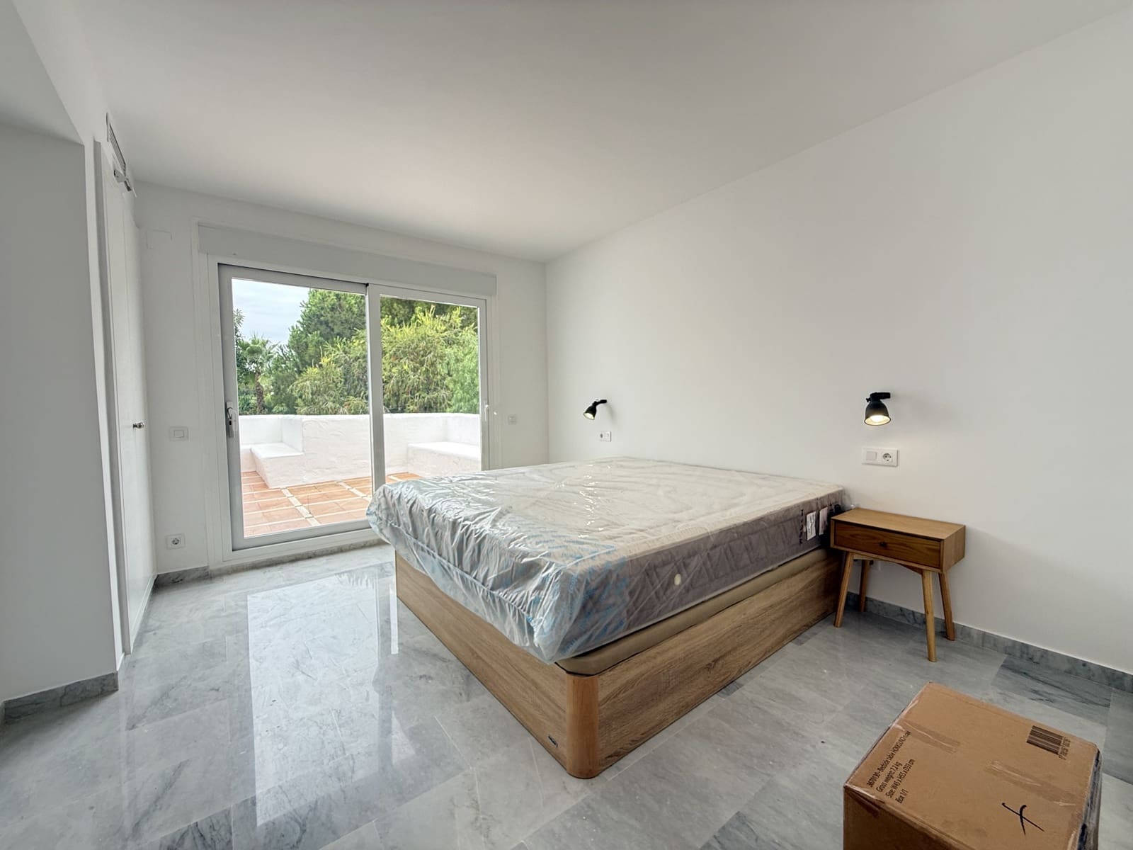 3 soveværelse Penthouse til salg i Guadalmina med swimmingpool garage - € 739.000 (Ref: 9585446)