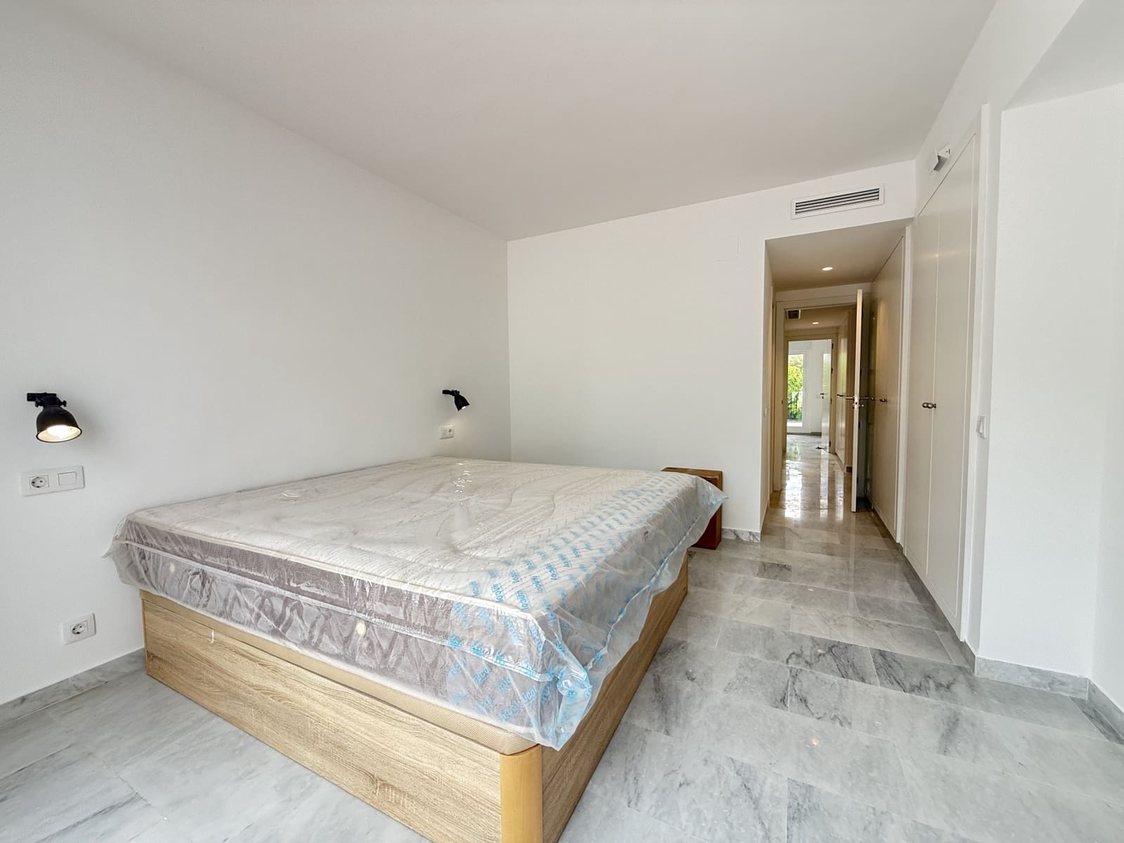 3 soveværelse Penthouse til salg i Guadalmina med swimmingpool garage - € 739.000 (Ref: 9585446)