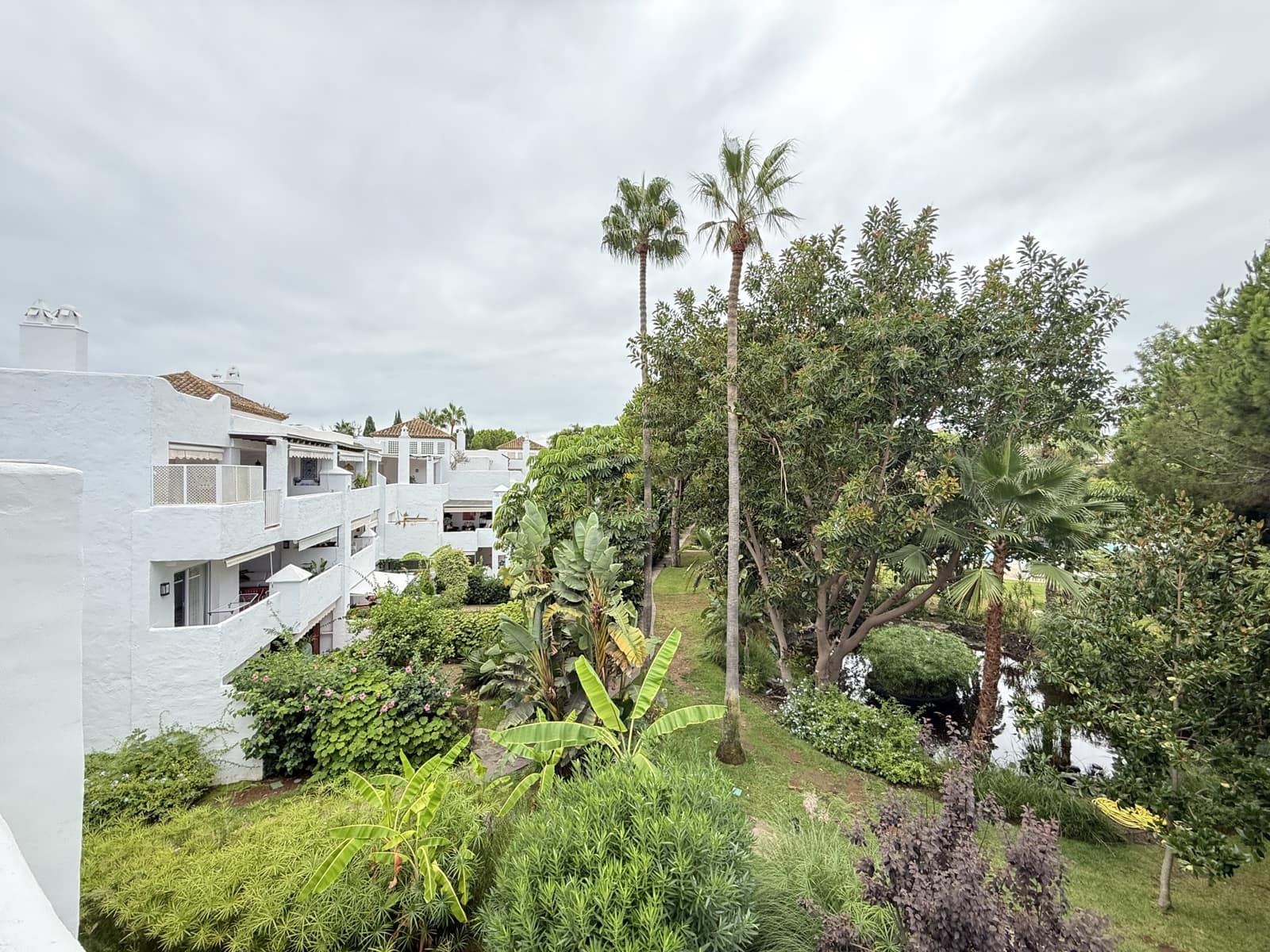 3 soveværelse Penthouse til salg i Guadalmina med swimmingpool garage - € 739.000 (Ref: 9585446)