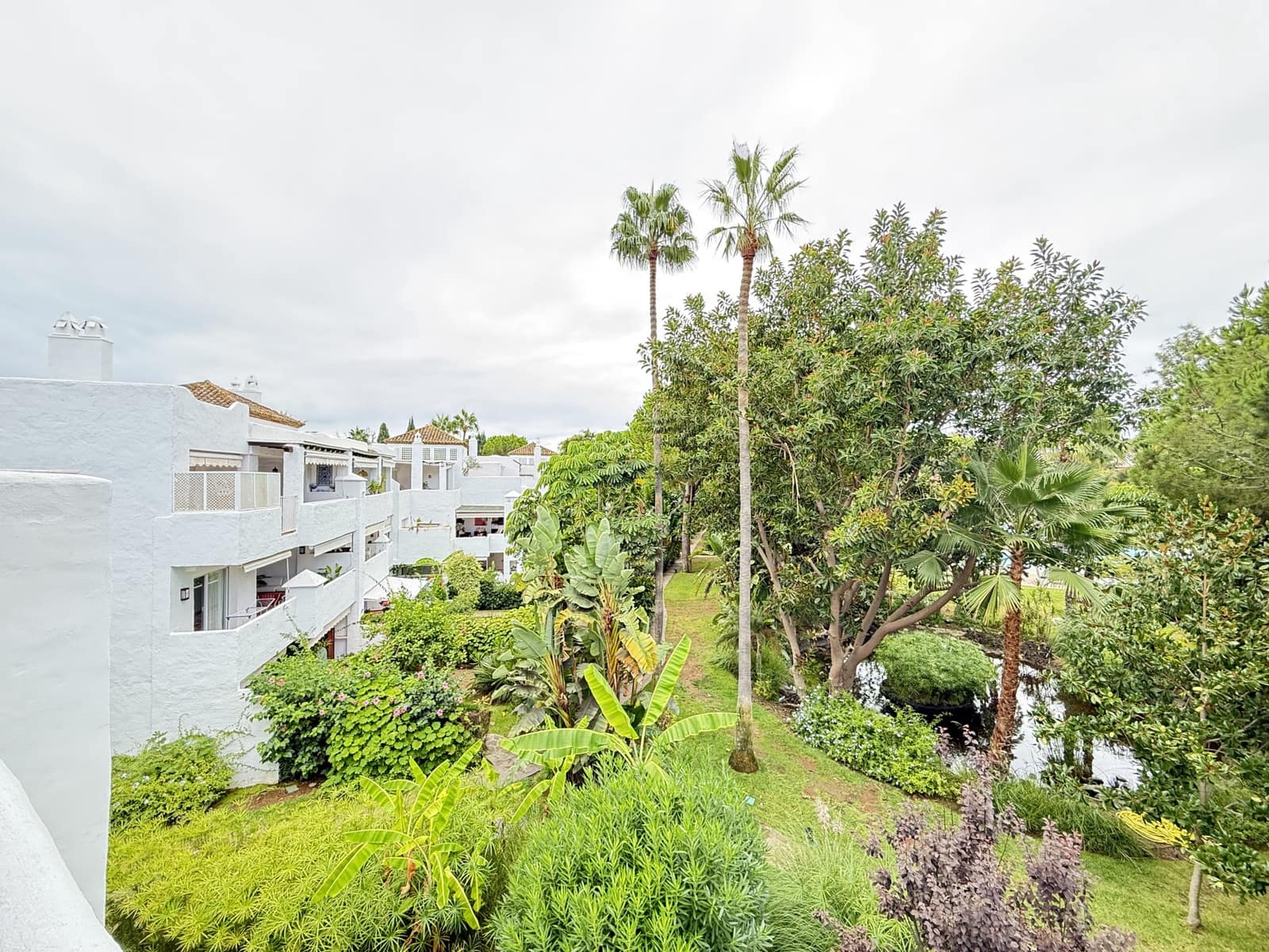 3 soveværelse Penthouse til salg i Guadalmina med swimmingpool garage - € 739.000 (Ref: 9585446)