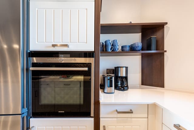 Apartamento de 2 habitaciones en Marbella en venta con piscina garaje - 858.000 € (Ref: 9585447)