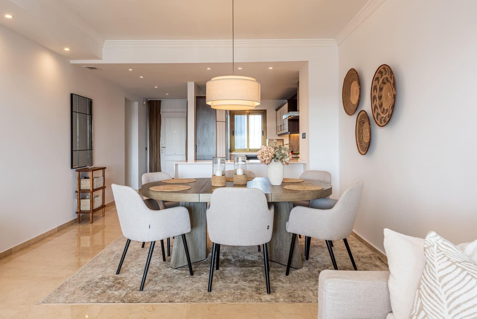 Apartamento de 2 habitaciones en Marbella en venta con piscina garaje - 858.000 € (Ref: 9585447)