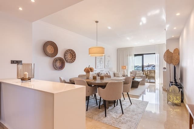 Apartamento de 2 habitaciones en Marbella en venta con piscina garaje - 858.000 € (Ref: 9585447)