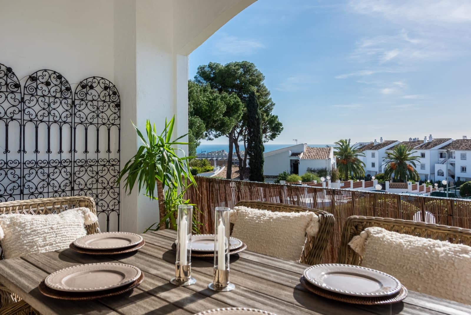 Apartamento de 2 habitaciones en Marbella en venta con piscina garaje - 858.000 € (Ref: 9585447)