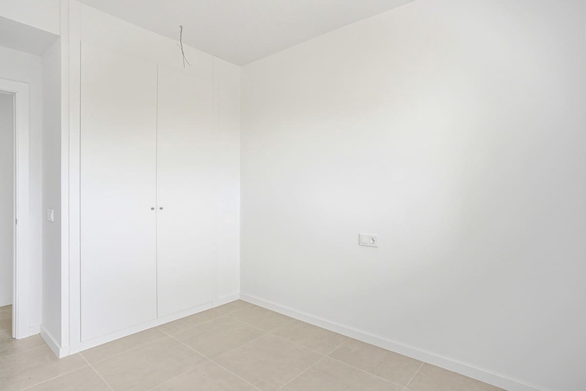 2 quarto Apartamento para venda em New Golden Mile com piscina garagem - 445 000 € (Ref: 9585450)