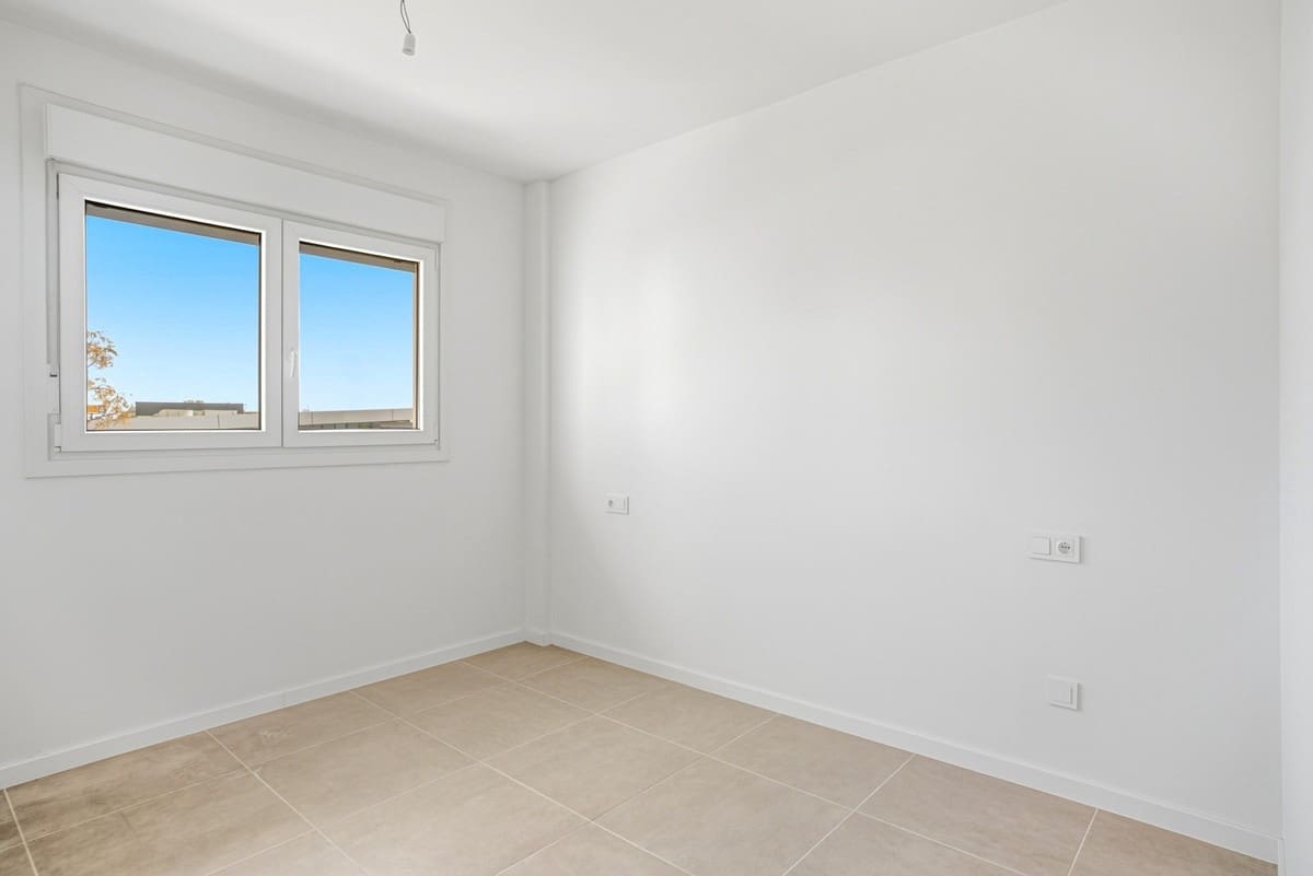 2 quarto Apartamento para venda em New Golden Mile com piscina garagem - 445 000 € (Ref: 9585450)