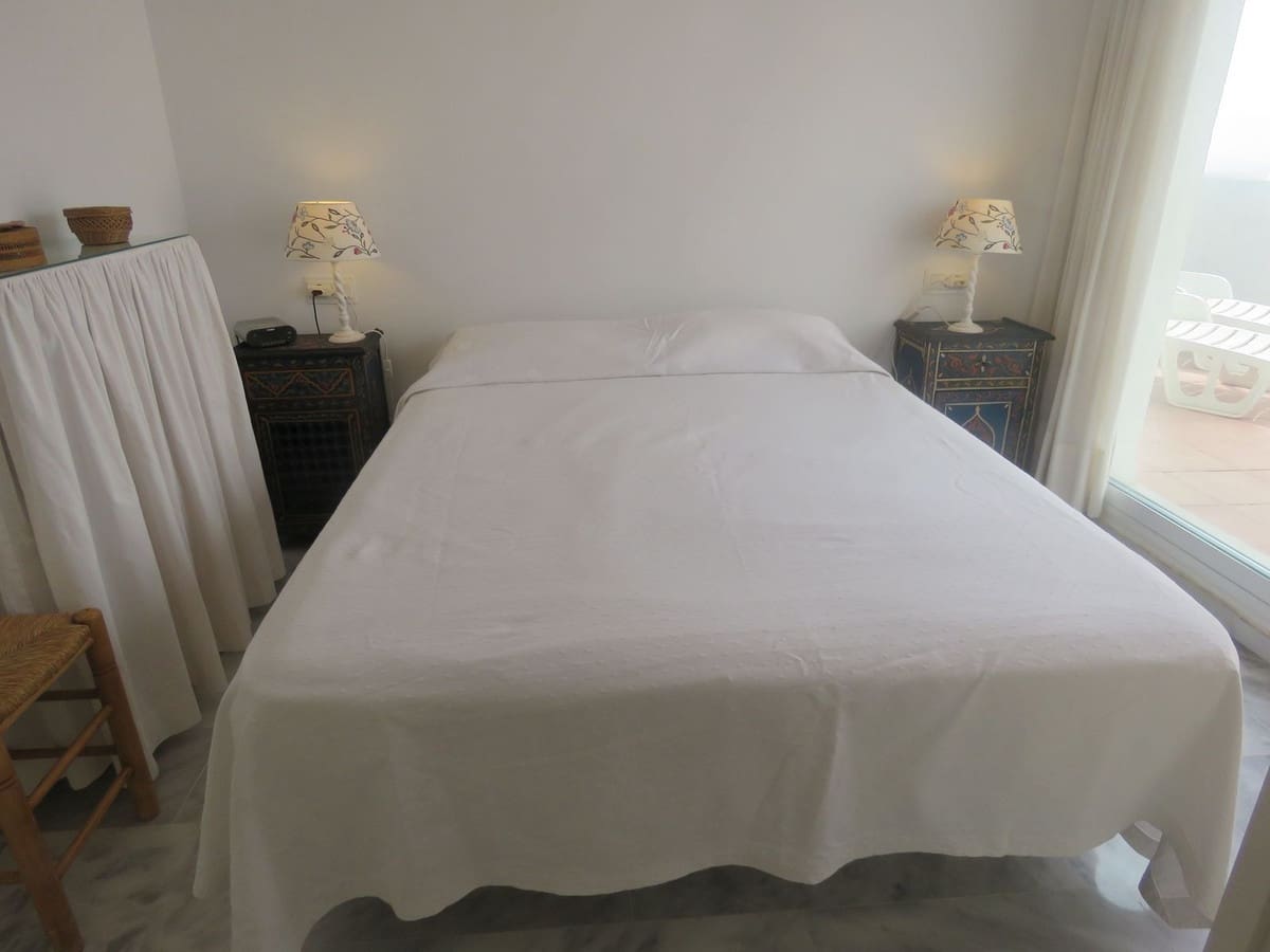 2 slaapkamer Appartement te koop in Calahonda met zwembad - € 475.000 (Ref: 9585452)