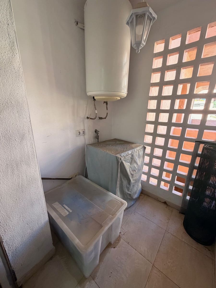 2 sovrum Lägenhet till salu i La Duquesa / Puerto de la Duquesa med pool garage - 265 000 € (Ref: 9585453)