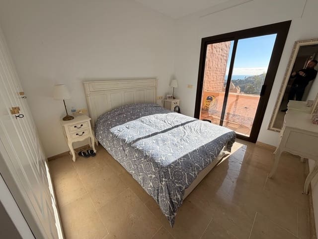 2 sovrum Lägenhet till salu i La Duquesa / Puerto de la Duquesa, Manilva med pool garage - 265 000 € (Ref: 9585453)