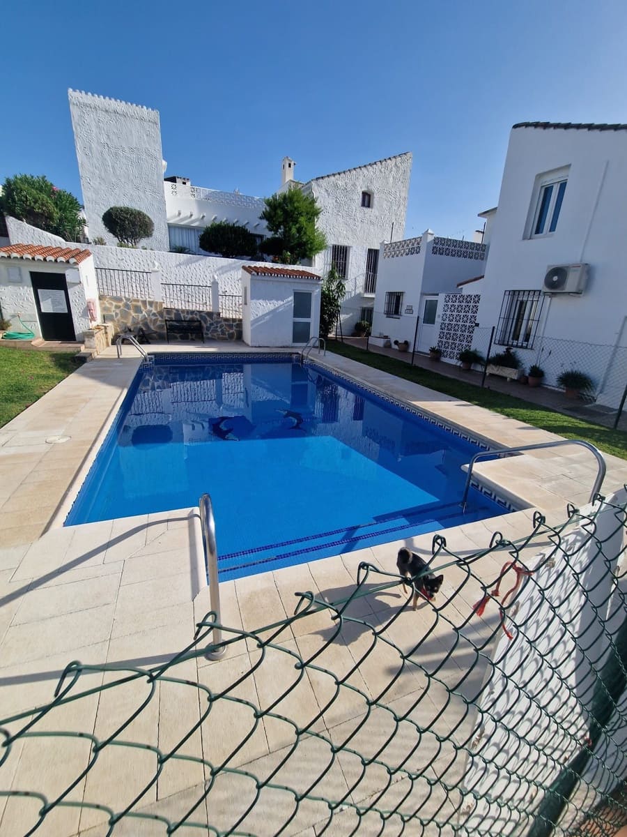 3 slaapkamer Huis te koop in Estepona met zwembad - € 360.000 (Ref: 9585454)