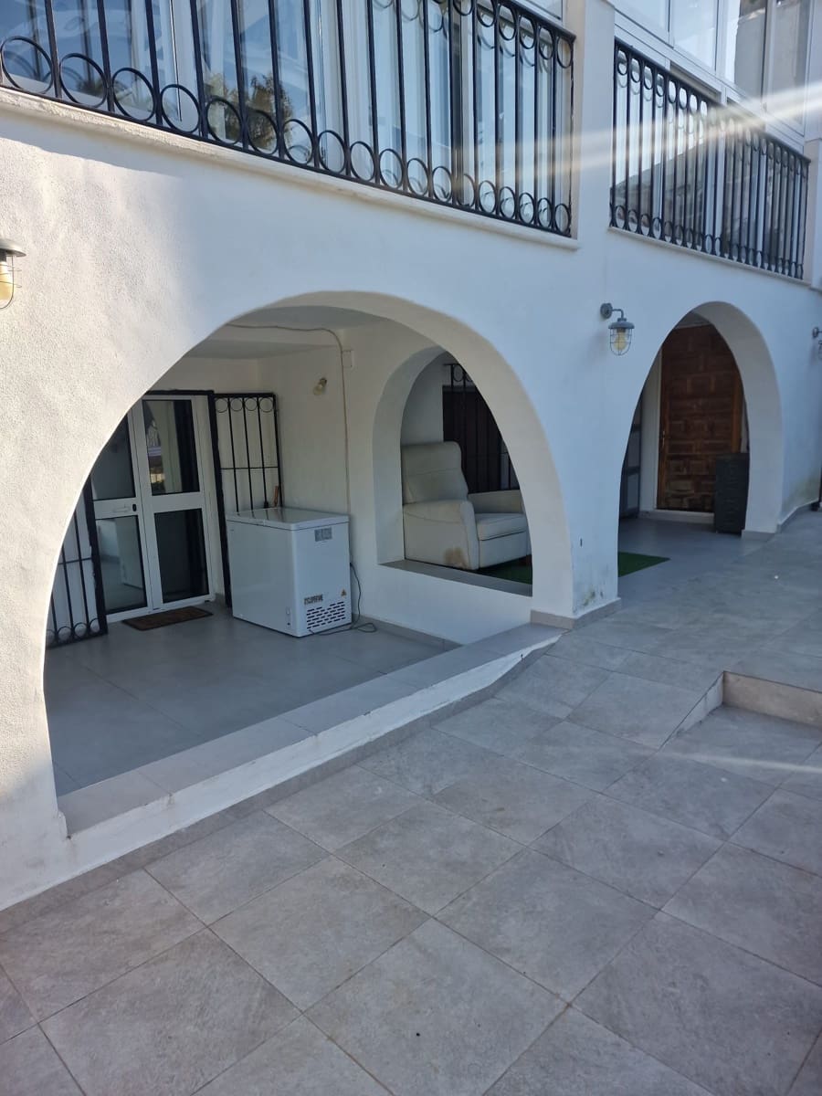 3 slaapkamer Huis te koop in Estepona met zwembad - € 360.000 (Ref: 9585454)