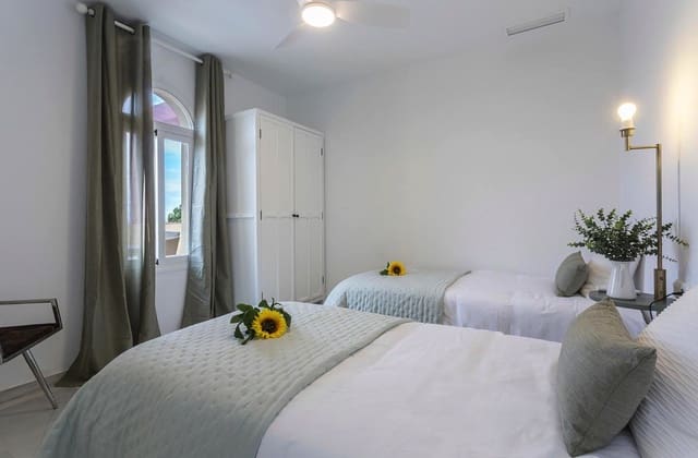 3 sovrum Lägenhet till salu i La Duquesa / Puerto de la Duquesa, Manilva med pool garage - 340 000 € (Ref: 9594695)