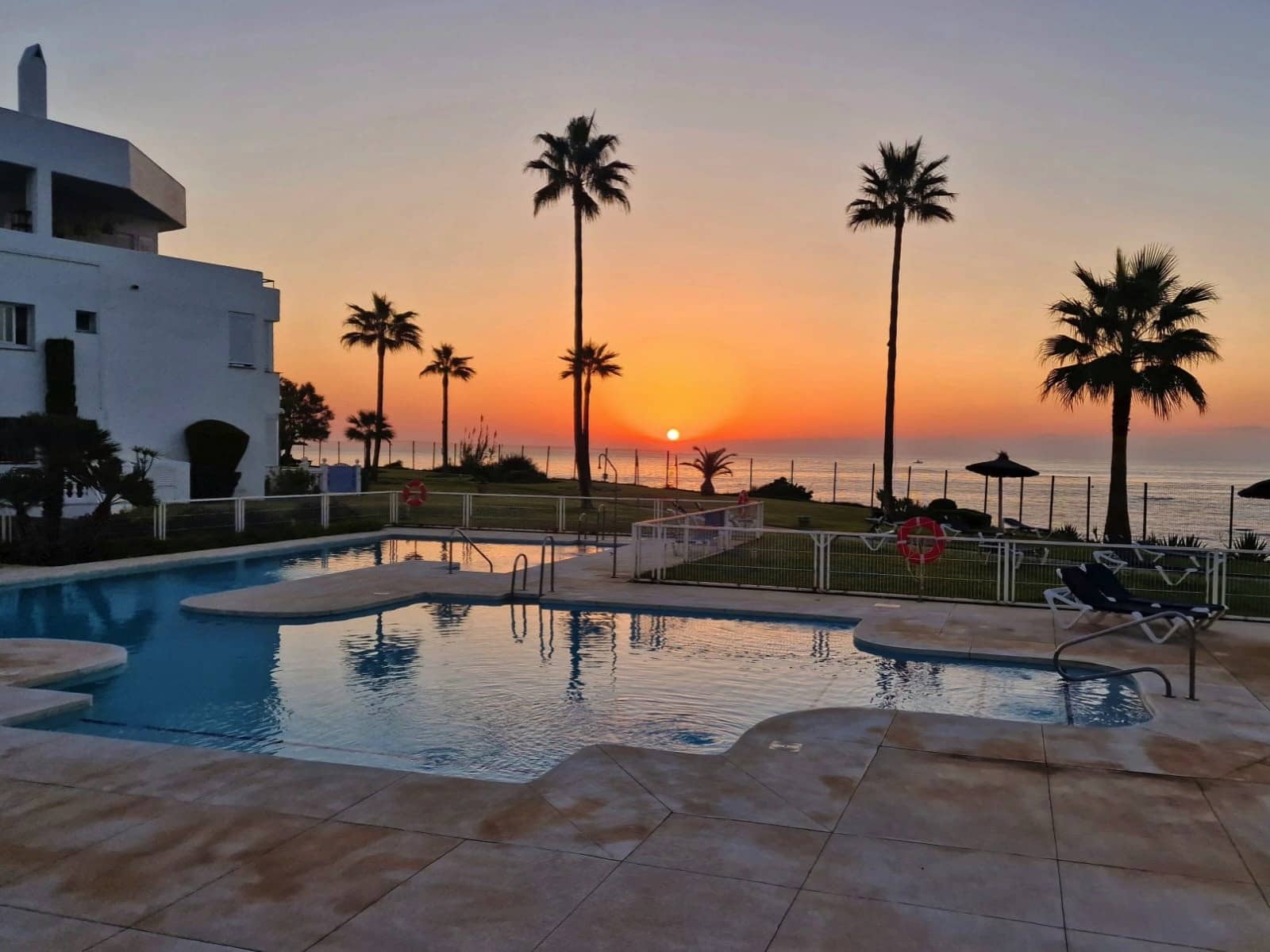2 soveværelse Semi-Rækkehus til salg i Casares med swimmingpool garage - € 730.000 (Ref: 9598779)