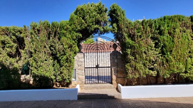 3 bedroom Villa for sale in Fuengirola with pool garage - € 985,000 (Ref: 9607228)