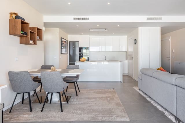 Apartamento de 2 habitaciones en Fuengirola en venta con piscina garaje - 619.000 € (Ref: 9607231)