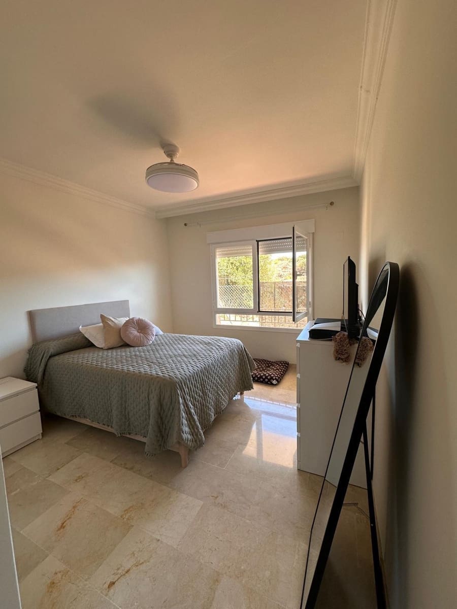 2 chambre Appartement à vendre à La Duquesa / Puerto de la Duquesa avec piscine garage - 270 000 € (Ref: 9610842)