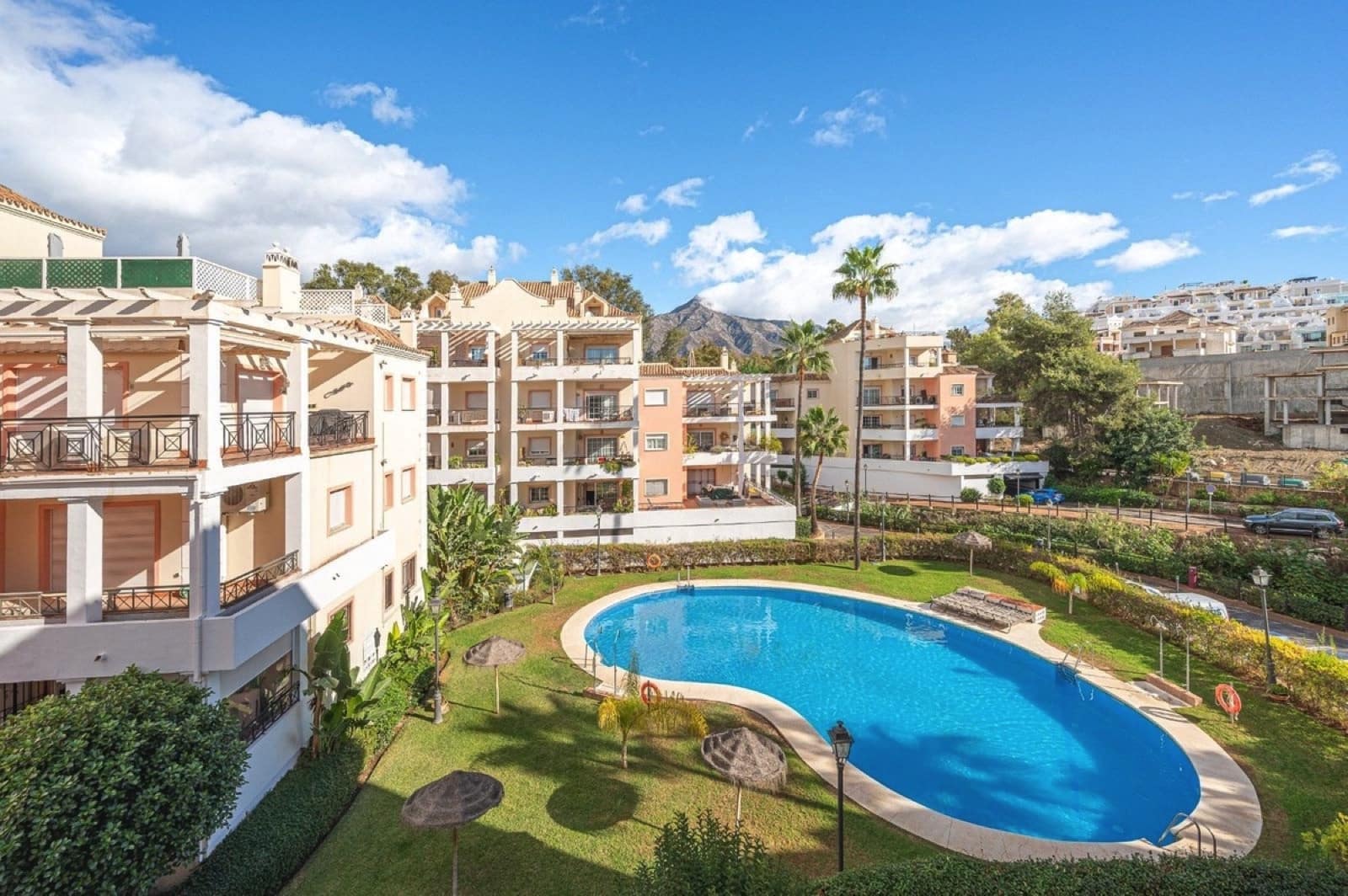 2 bedroom Apartment for sale in Marbella with pool garage - € 455,000 (Ref: 9610844)
