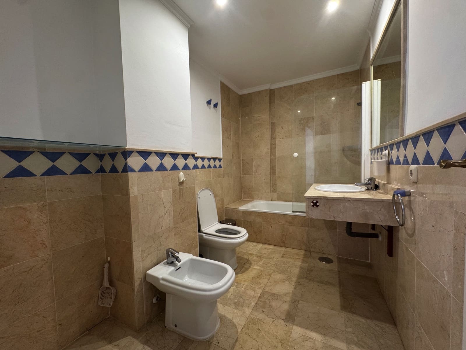 2 bedroom Apartment for sale in Marbella with pool garage - € 455,000 (Ref: 9610844)