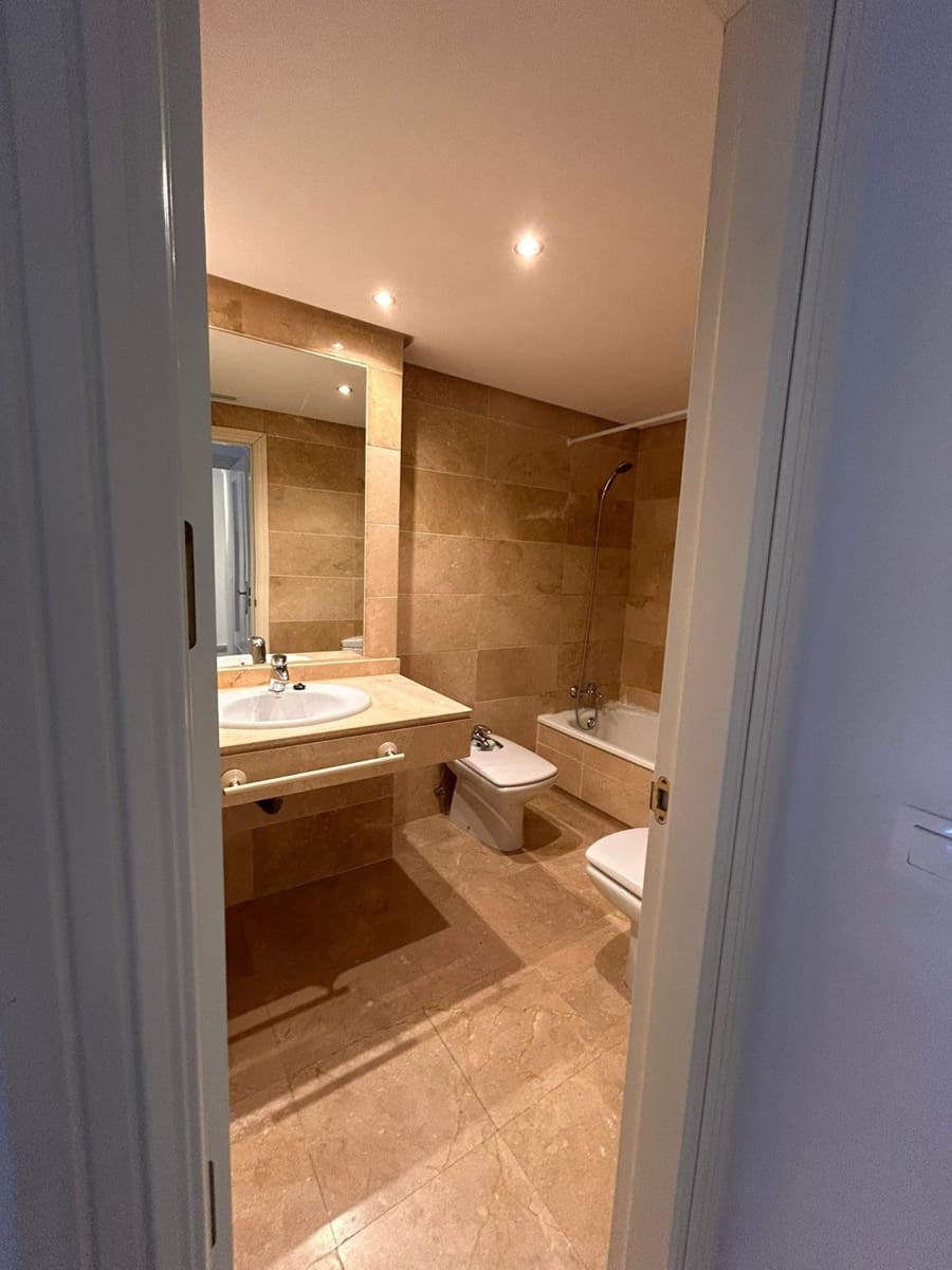 2 bedroom Apartment for sale in Marbella with pool garage - € 455,000 (Ref: 9610845)