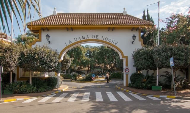 2 bedroom Apartment for sale in Marbella with pool garage - € 455,000 (Ref: 9610845)