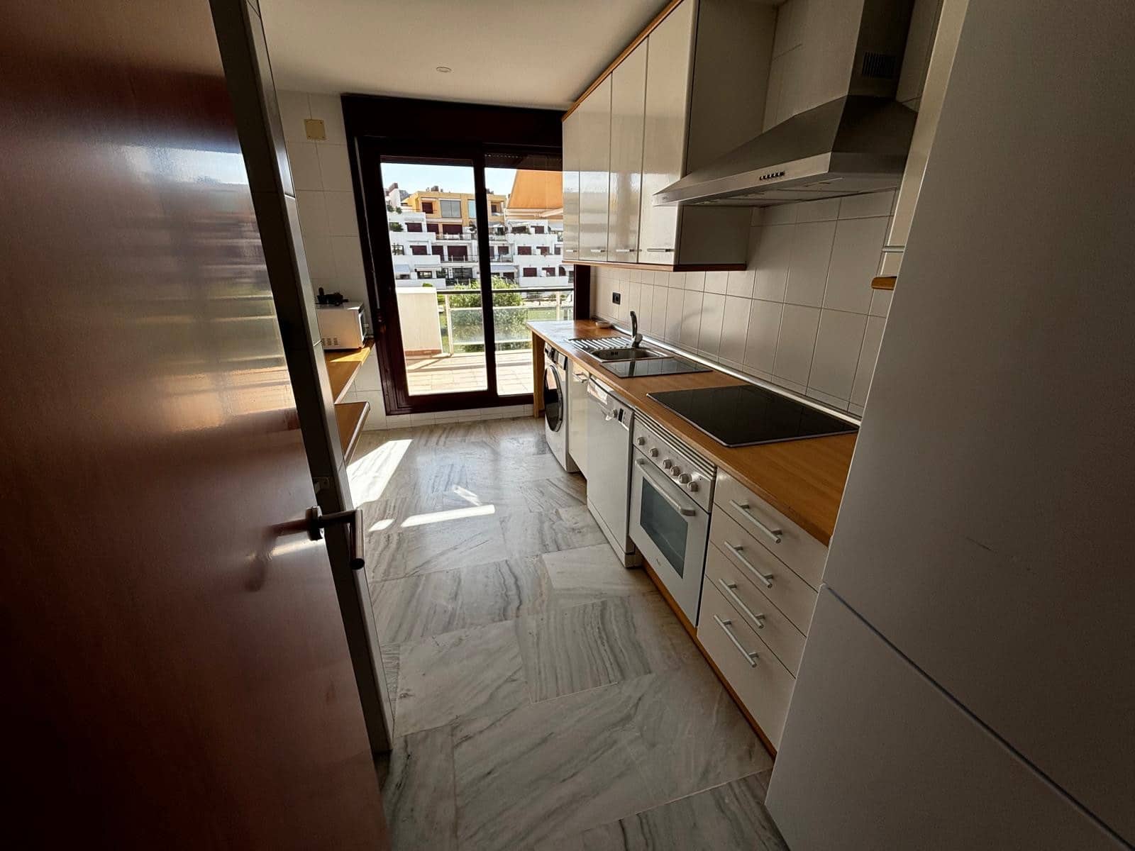 1 sypialnia Apartament na sprzedaż w Benahavis z basenem garażem - 285 000 € (Ref: 9614762)