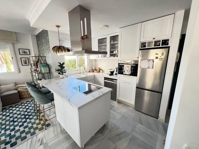 Ático de 2 habitaciones en Marbella en venta con piscina garaje - 439.000 € (Ref: 9614763)