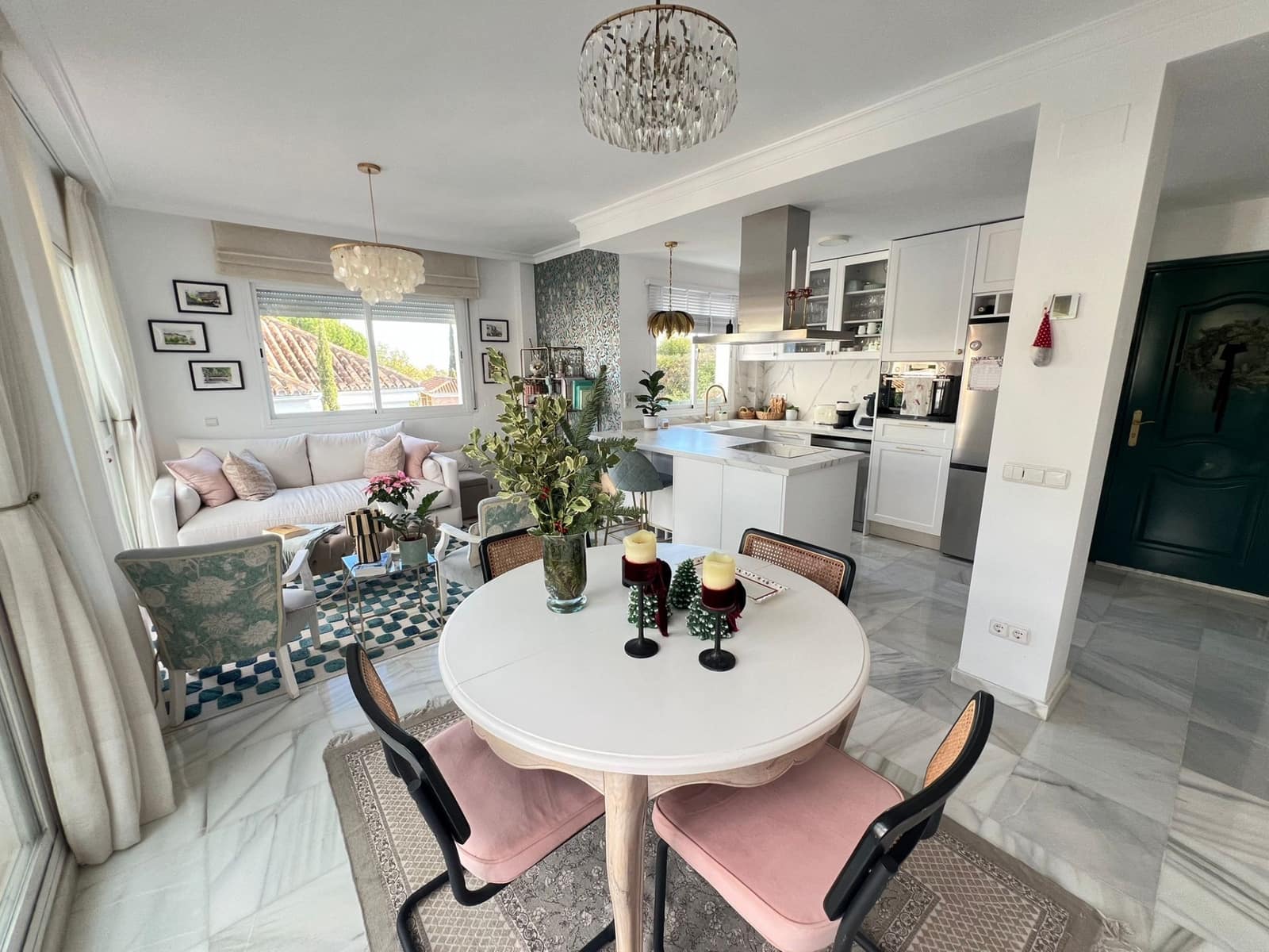 Ático de 2 habitaciones en Marbella en venta con piscina garaje - 439.000 € (Ref: 9614763)