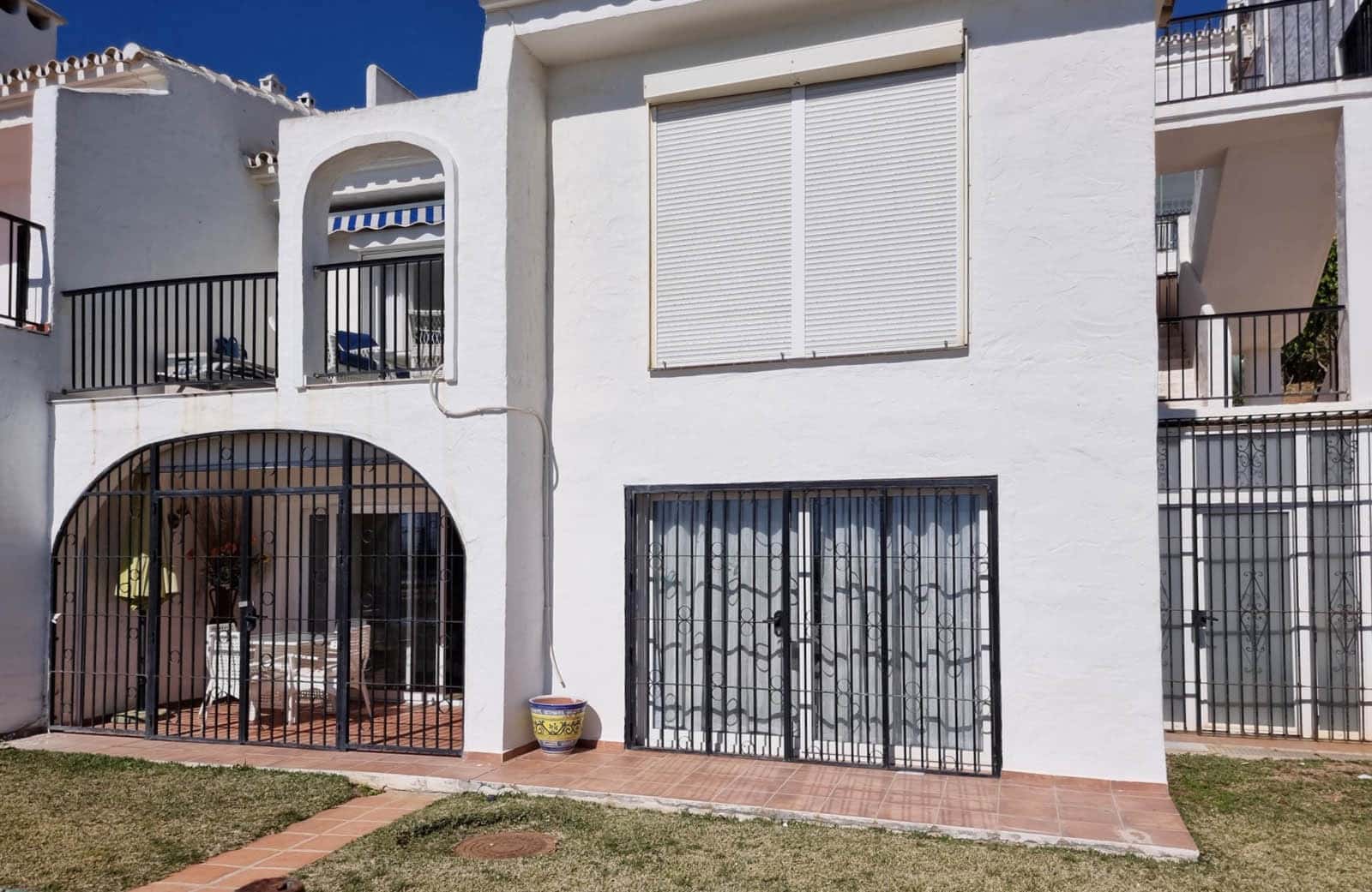 3 makuuhuone Huoneisto myytävänä paikassa Calahonda mukana uima-altaan 
autotalli - 699 000 € (Ref: 9614764)