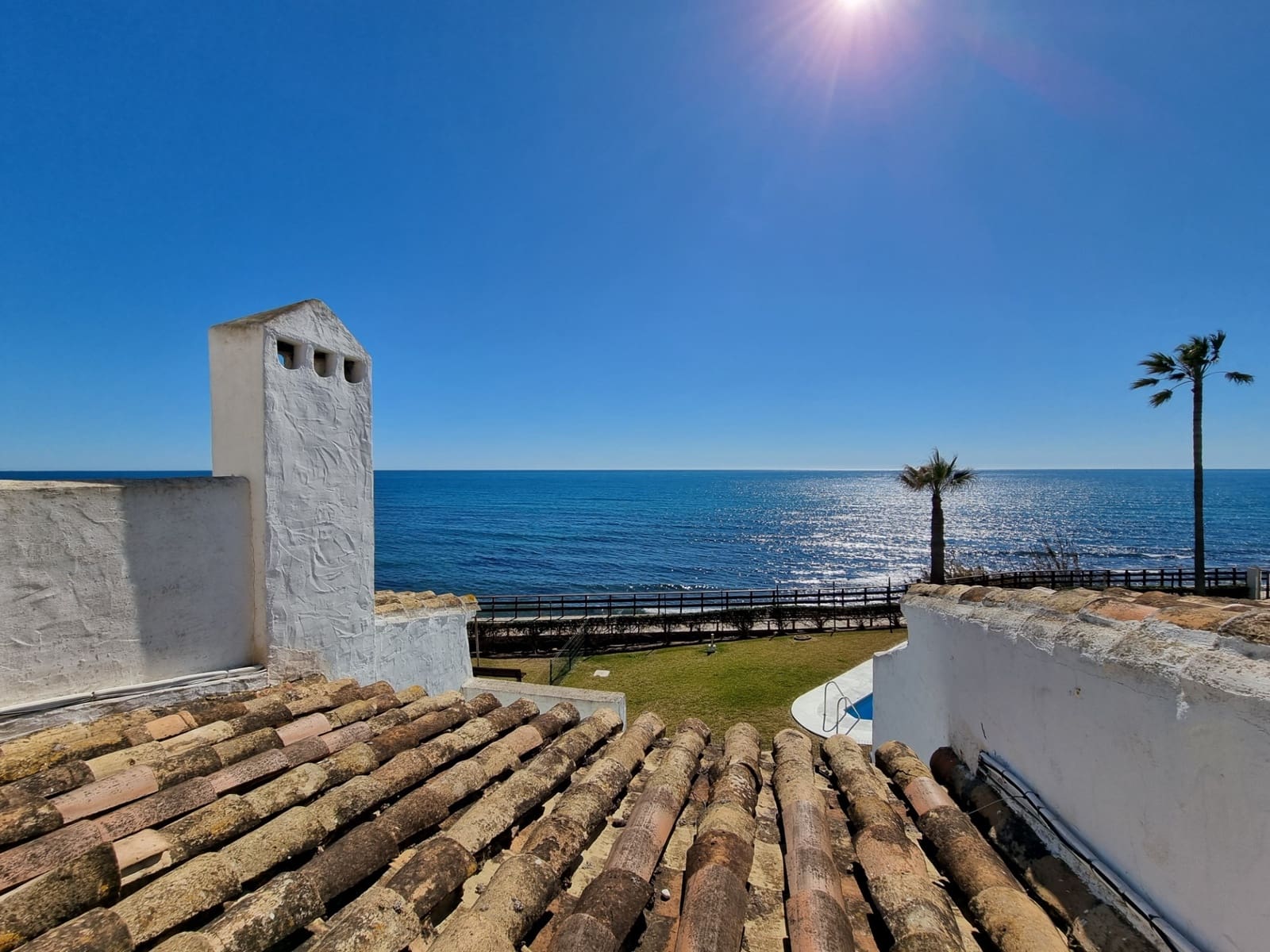 3 makuuhuone Huoneisto myytävänä paikassa Calahonda mukana uima-altaan 
autotalli - 699 000 € (Ref: 9614764)