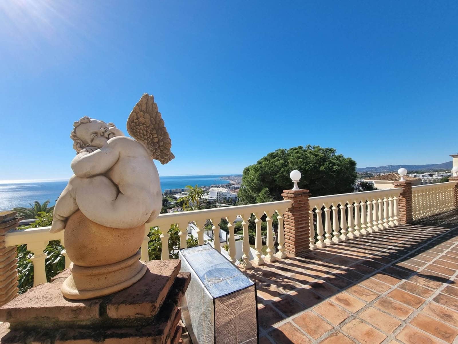 5 soverom Villa til salgs i La Capellania med svømmebasseng garasje - € 1 890 000 (Ref: 9625351)